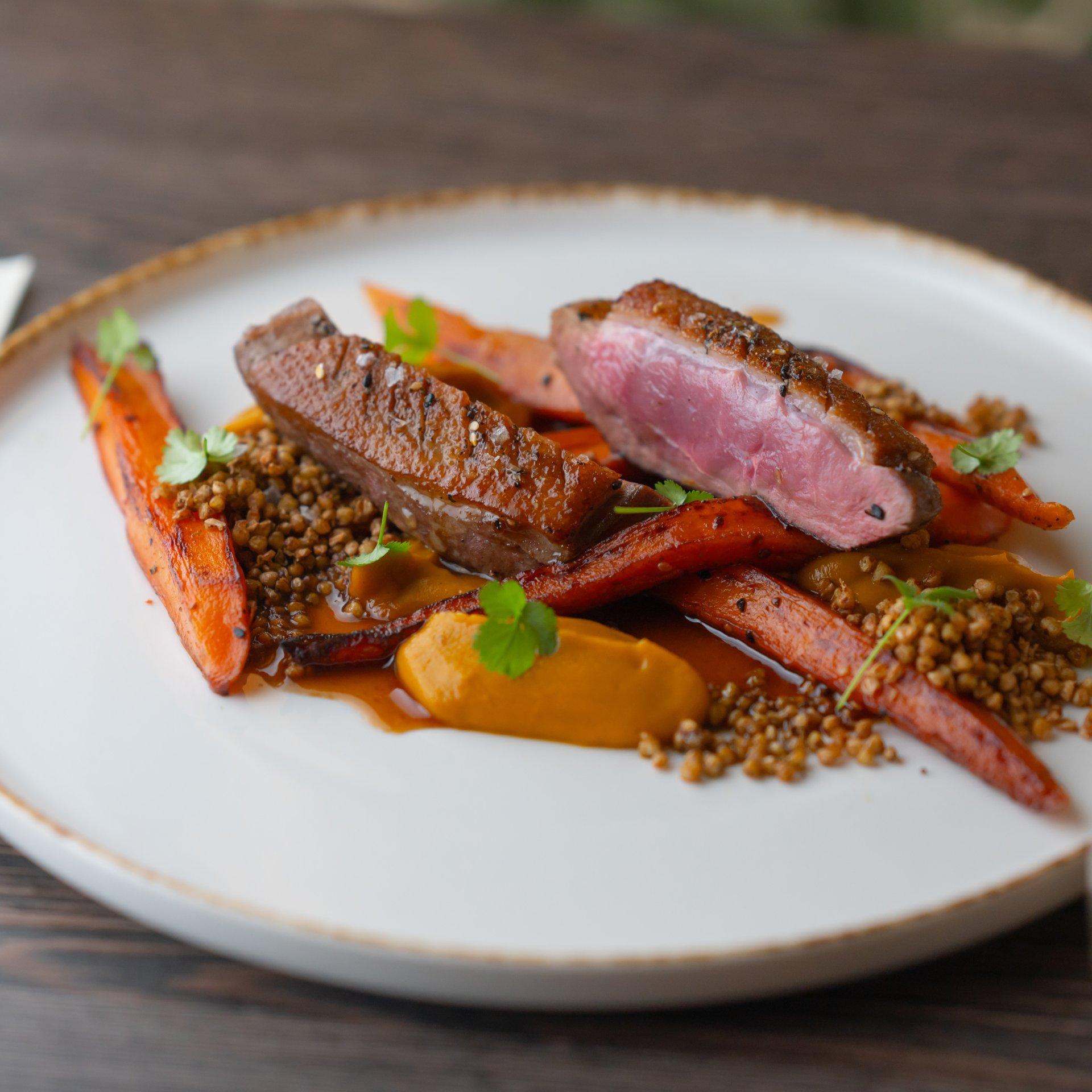Duck breast with oriental spices and crispy buckwheat – a game of harmonies at the Liget Royal Restaurant Duck breast with oriental spices and crispy buckwheat – a game of harmonies at the Liget Royal Restaurant