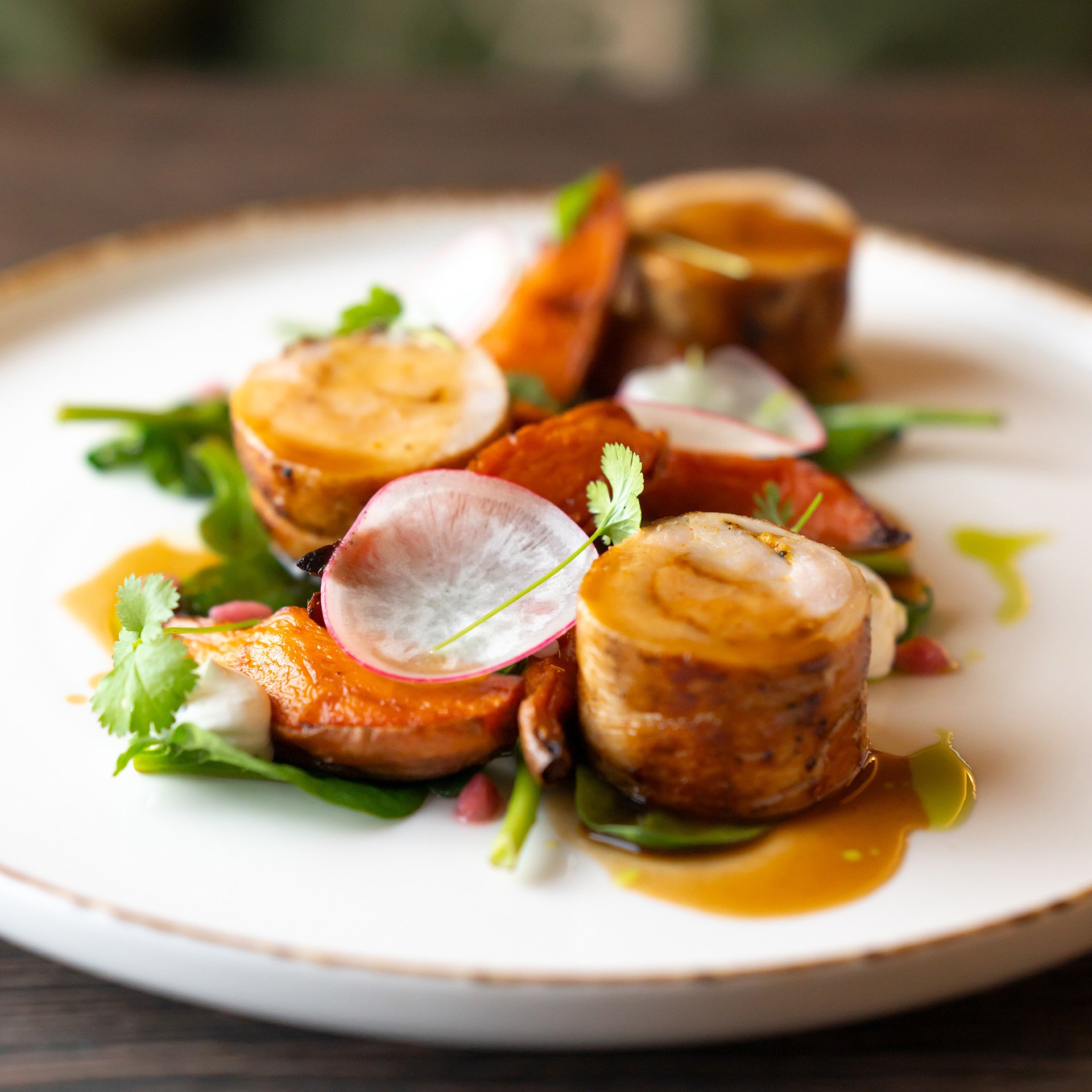 „Stargerichte“ im Liget Royal Restaurant in Hévíz: Gebratene Hähnchenbrust mit Süßkartoffeln, Spinat, Feta und Granatapfel – Tei „Stargerichte“ im Liget Royal Restaurant in Hévíz: Gebratene Hähnchenbrust mit Süßkartoffeln, Spinat, Feta und Granatapfel – Teil 10