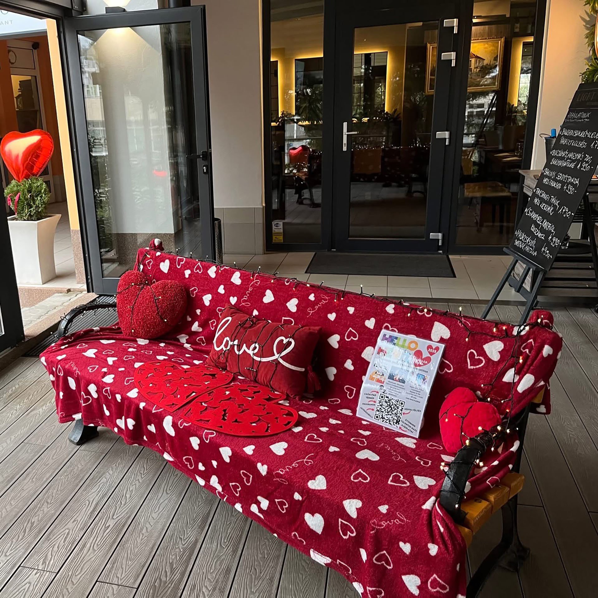 Csókcsaták dúlnak idén is a Liget Royal Étteremben Hévízen!